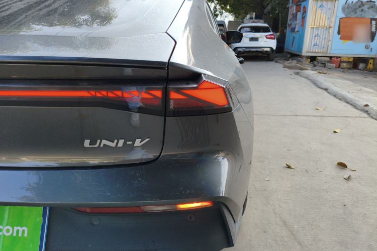 Used Changan UNI-V 2022 1.5T Prestige Version