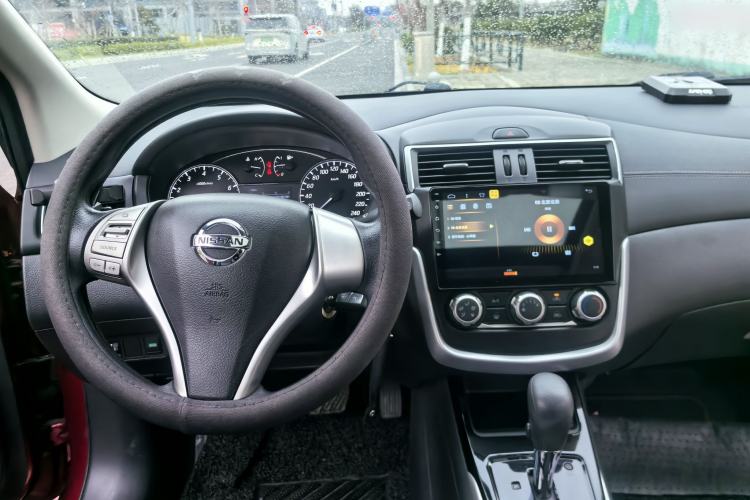 Used Nissan Tiida 2016 1.6L CVT Cool Dynamic Edition