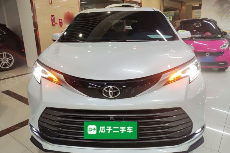 Used Toyota Sienna 2024 2.5L Hybrid Four-Wheel Drive Prestige Edition