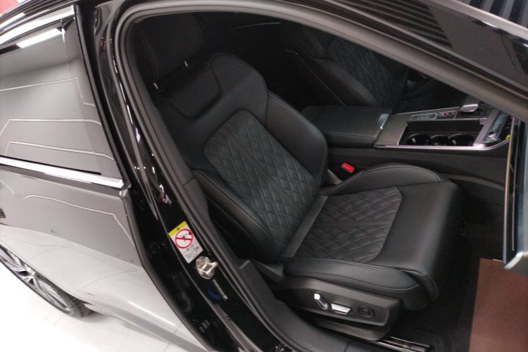 Used Audi A6L 2025 Revised 45 TFSI Prestige Dynamic Edition
