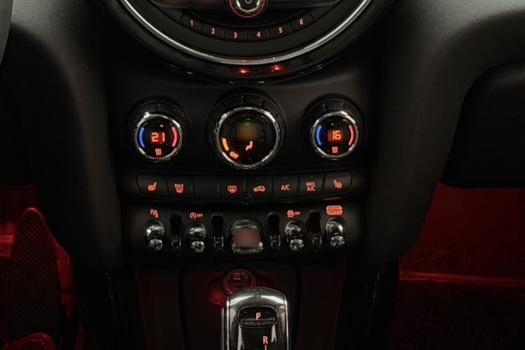 Used  MINI 2019 1.5T COOPER Artist Five-Door Edition
