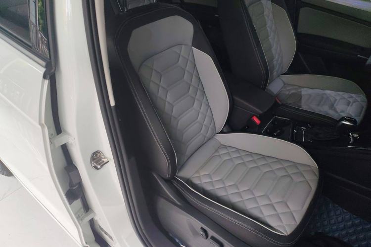 Used Volkswagen Tayron 2023 330TSI Two-Wheel-Drive R-Line High-Energy Version
