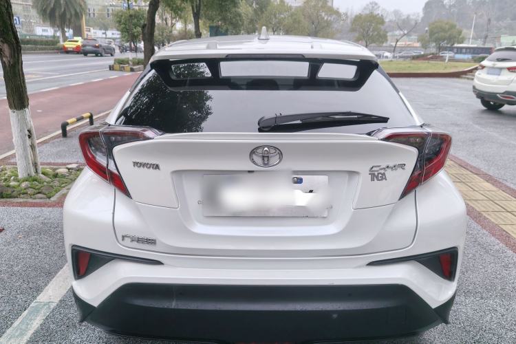 Used Toyota C-HR 2018 2.0L Luxury Sunroof Version China V Emission Standard
