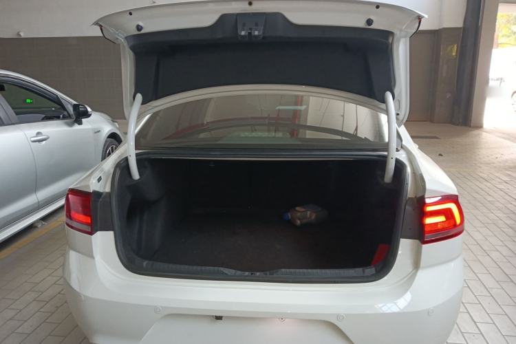 Used Volkswagen Lamando 2015 230TSI DSG Fashion Edition
