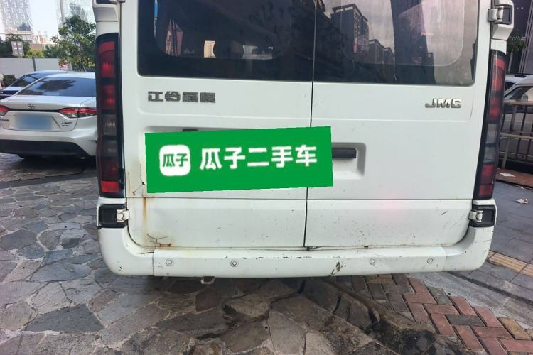 Used JMC Fushun 2022 2.0T Manual Multi-Function Passenger Vehicle Short Wheelbase Mid-Height Roof 6-Seater
