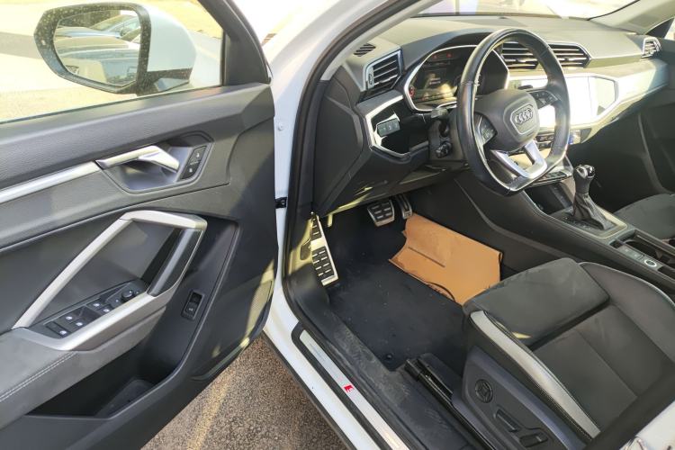 Used Audi Q3 2023 Updated 40 TFSI Fashionable and Dynamic Version