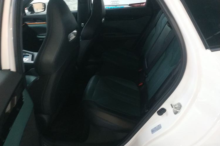 Used Changan UNI-V iDD 2024 Blue Whale Smart Electric iDD 136km ZhiKu Model