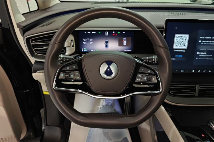 Used Denza D9 2025 DM-i Intelligent Drive 1020 Four-Wheel Drive Flagship Model