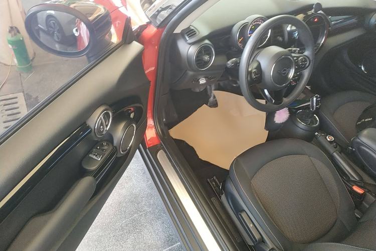 Used  MINI 2019 1.5T ONE PLUS
