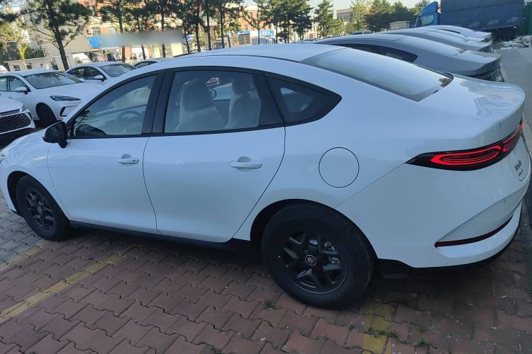 Used BYD Qin PLUS 2025 DM-i Smart Drive 55KM Leading Model
