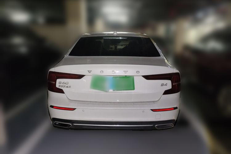Used Volvo S60 2022 B4 Zhiyuan Luxury Edition
