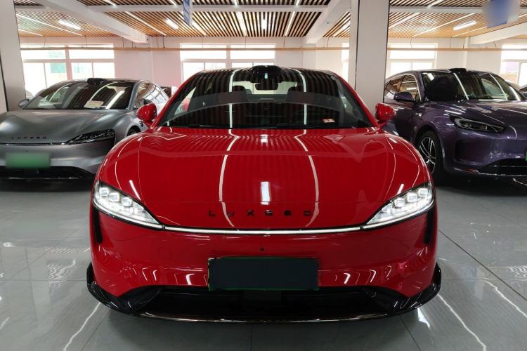 Used Hima Luxeed S7 2025 785 km Ultra