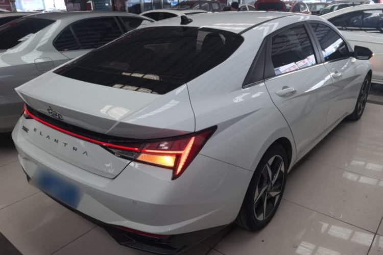 Used Hyundai Elantra 2021 1.5L CVT LUX Prestige Edition