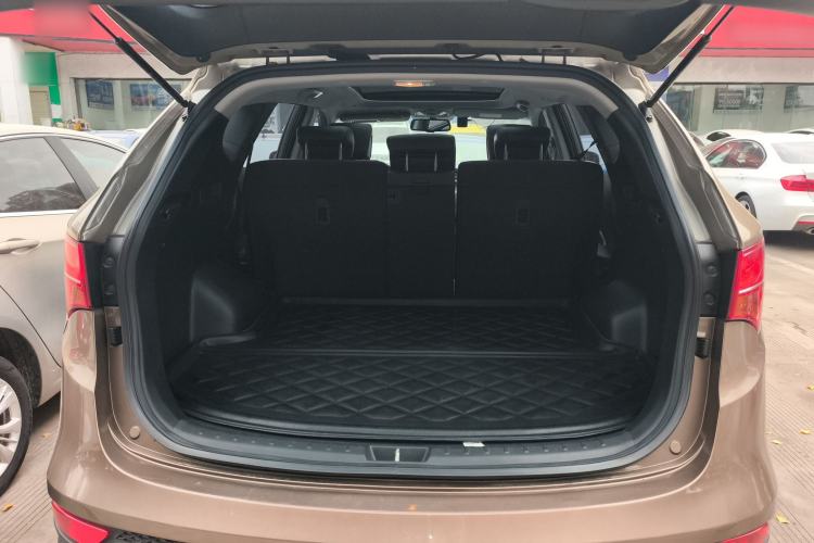 Used Hyundai Santa Fe 2013 2.4L Automatic Two-Wheel Drive Smart Version
