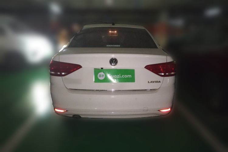 Used Volkswagen Lavida 2015 1.6L Automatic Comfort Edition
