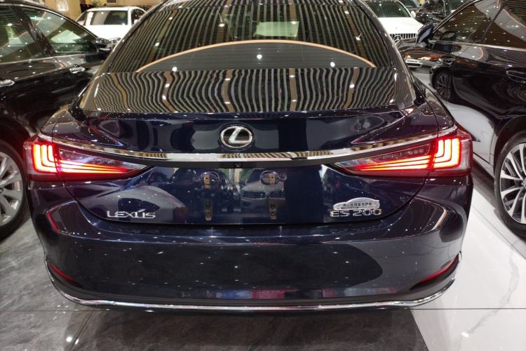 Used Lexus ES 2022 200 Excellence Edition
