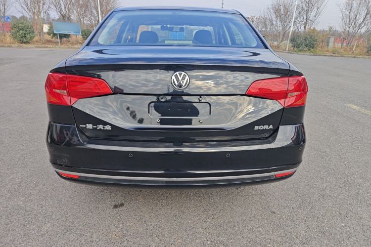 Used Volkswagen Bora 2016 1.6L manual Comfort trim level
