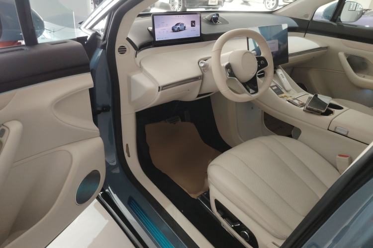 Used Hima Luxeed R7 2024 All-Electric 736 km Ultra
