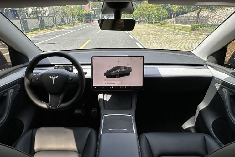 Used Tesla Model Y 2023 Rear-Wheel-Drive Version
