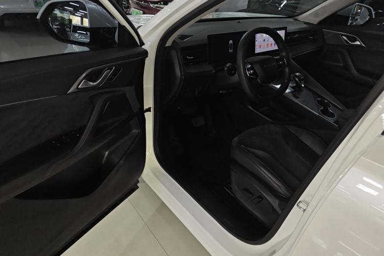 Used Roewe D5X DMH 2024 135 Tech Edition