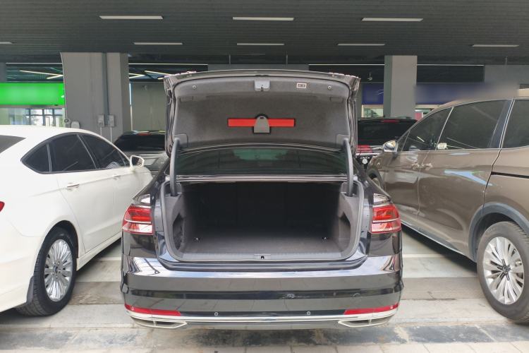 Used Volkswagen Phideon 2018 Revised Version 380TSI Two-Wheel Drive Business Edition
