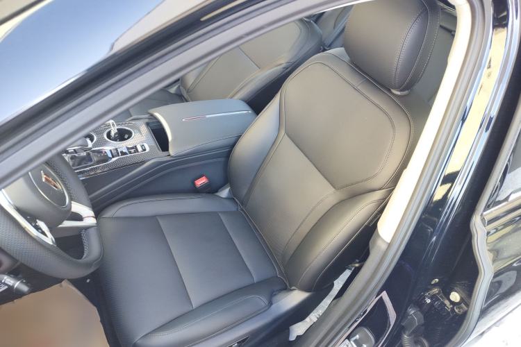 Used Hongqi HS3 PHEV 
