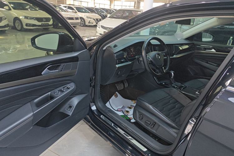 Used Volkswagen Passat 2019 330TSI Elite Edition China VI

