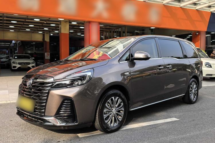 Used Buick GL8 2023 Facelifted Land Cruiser Executive Luxury Version