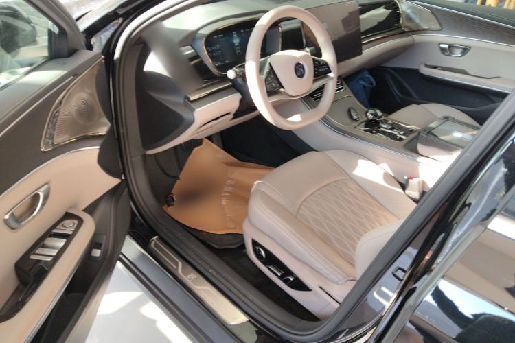 Used BYD Han 2025 EV with 701 km of Laser Radar-Enabled Intelligent Driving
