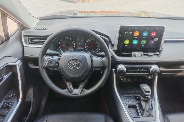 Used Toyota Wildlander 2022 Updated Version 2.0L CVT Two-Wheel Drive Leading Edition
