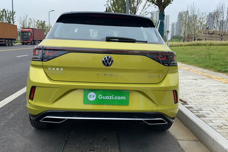 Used Volkswagen T-ROC 2023 300TSI DSG Two-Wheel Drive Starlight Edition
