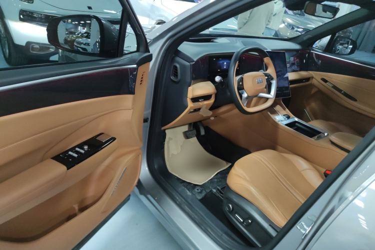 Used  L7 2025 EM-i 115km Exploration+ Edition