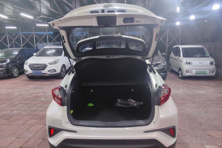 Used Toyota IZOA 2020 2.0L Enjoy Edition
