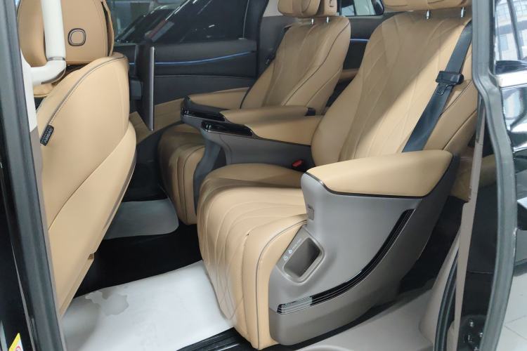 Used Denza D9 2022 DM-i 970 Four-Wheel Drive Flagship Model