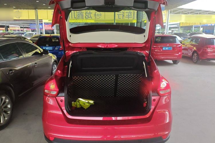 Used Ford Focus 2018 Hatchback Classic EcoBoost 180 Automatic Elite Model
