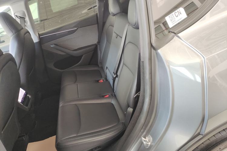 Used Tesla Model Y 2025 Rear-Wheel-Drive Version