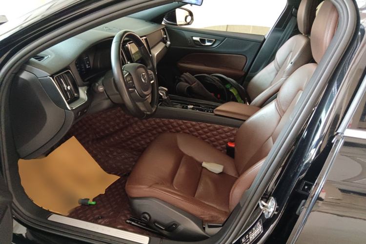 Used Volvo S60 2021 T4 Zhiyi Luxury Edition