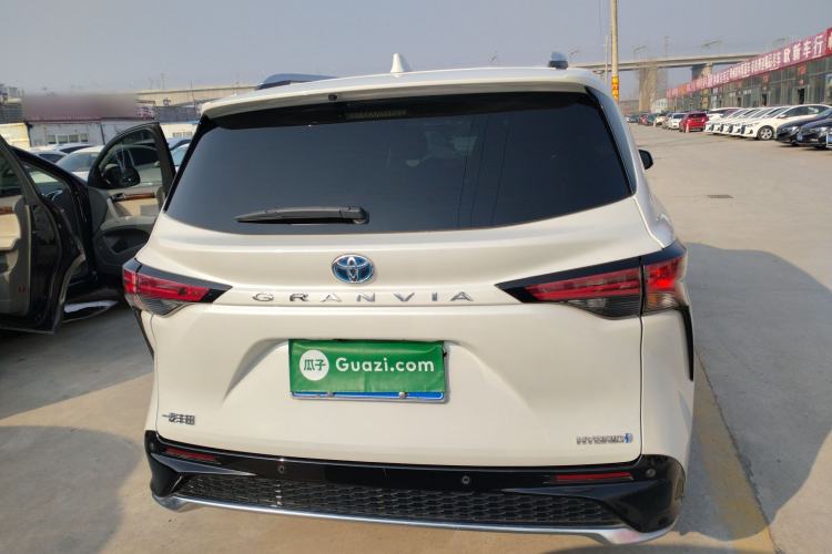 Used Toyota Granvia 2023 2.5L Hybrid Prestige PLUS Edition