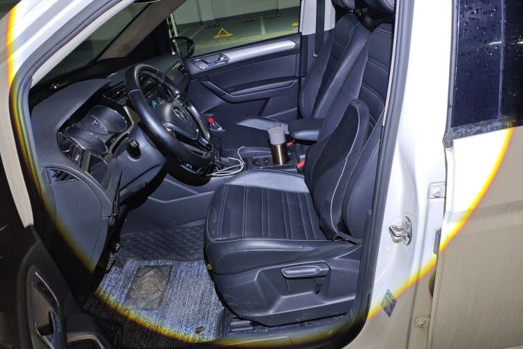 Used Volkswagen Touran 2016 Volkswagen Touran L 280TSI DSG Comfort Edition