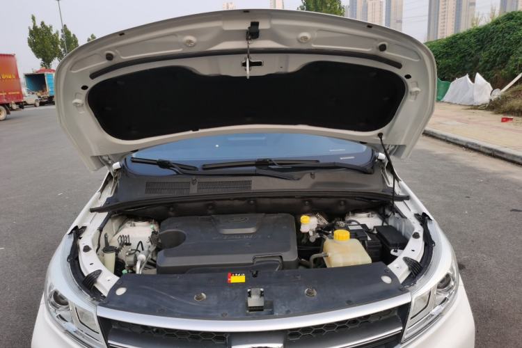 Used Baojun 730 2019 1.5L Manual Fashion Model 7-seater National V
