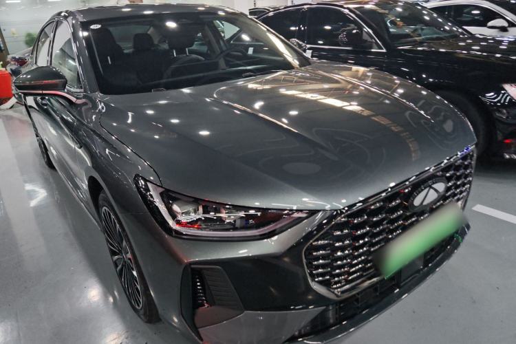 Used Chery Fengyun A8L 2025 1.5 TGDI 145 km Luxury Version
