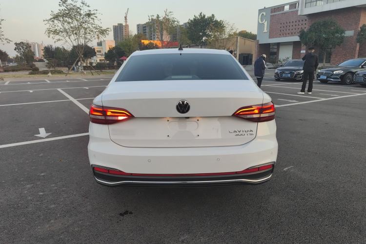 Used Volkswagen Lavida 2023 300TSI DSG Full-Comfort Edition
