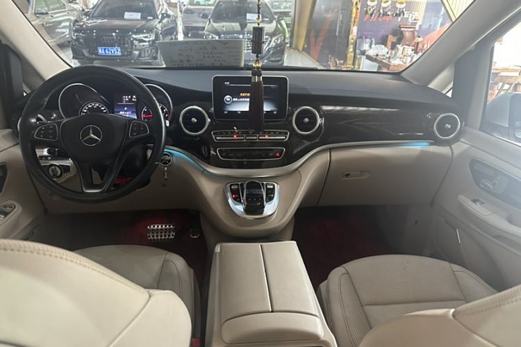 Used Mercedes-Benz V-Class 2016 V 260 Prestige Edition
