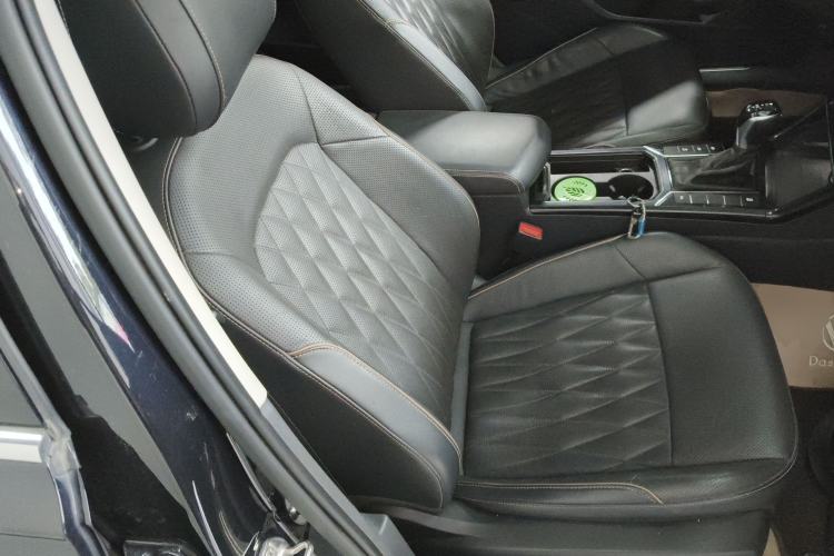 Used Volkswagen Passat 2020 330TSI Luxury Edition China VI
