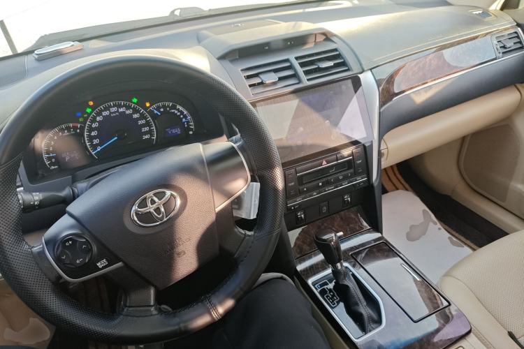 Used Toyota Camry 2016 2.0G 10th Anniversary Leading Edition
