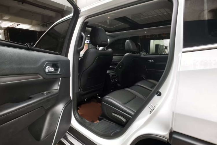 Used  Commander 2018 2.0T Two-Wheel Drive Enjoy Edition China V
