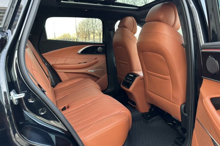 Used  Lingyun 2025 400T Two-Wheel-Drive Yeyue Edition
