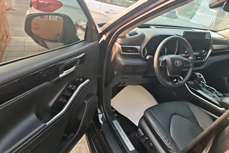 Used Toyota Highlander 2023 2.5L Smart Electric Hybrid Dual-Engine Four-Wheel Drive Prestige Version – 7 Seats
