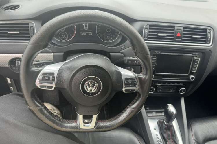 Used Volkswagen Sagitar 2013 2.0 TSI GLI
