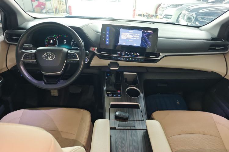 Used Toyota Sienna 2021 2.5L Hybrid Ultimate Edition
